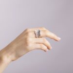Anello a Fascia in Oro Bianco con Diamanti - A0011