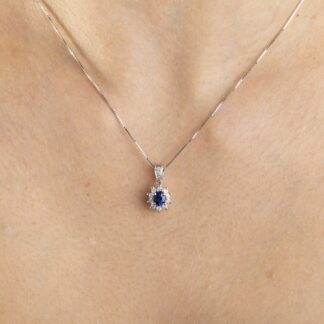 Collana con Pendente in Oro Bianco con Diamanti e Zaffiro - 051