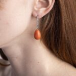 Orecchini Pendenti in Oro Bianco con Corallo e Diamanti - 8000390036