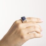 Anello a Fascia in Oro Bianco con Diamanti e Zaffiri - 812014