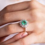 Anello in Oro Bianco con Diamanti e Smeraldo - AN0304LTG