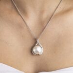 Collana con Pendente in Oro Bianco con Diamanti e Perla - CL347