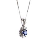 Collana con Pendente in Oro Bianco con Diamanti e Zaffiro - 051