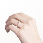 Anello Trilogy in Oro Bianco con Diamanti - TR15LTG24M