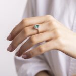 Anello Clesi in Oro Bianco con Diamanti e Smeraldo - 8394