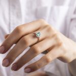 Anello Clesi in Oro Bianco con Diamanti e Smeraldo - 8394