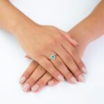 Anello da Donna Clesi in Oro Bianco con Diamanti e Smeraldo - 10826