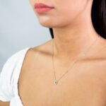 Collana Clesi in Oro Bianco con Diamanti e Smeraldo - 9956