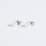 Orecchini a Lobo in Oro Bianco con Perle - R501/1B