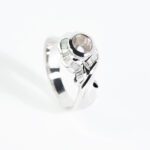 Montatura Anello a Fascia in Oro Bianco con Diamanti - MON00903