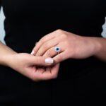 Anello da Donna in Oro Bianco con Diamanti e Zaffiro - AN2107